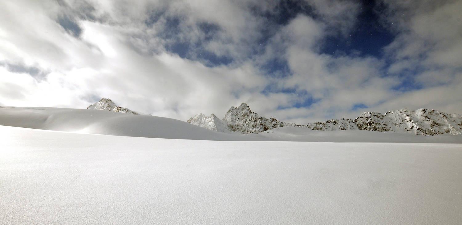 Stubai Gletscher - Snowshoeing Tours